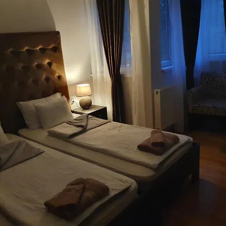 Family アパート *