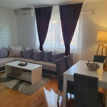 アパート Family *